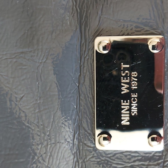 Nine West "elephant-skin" purse - Picture 4 of 5